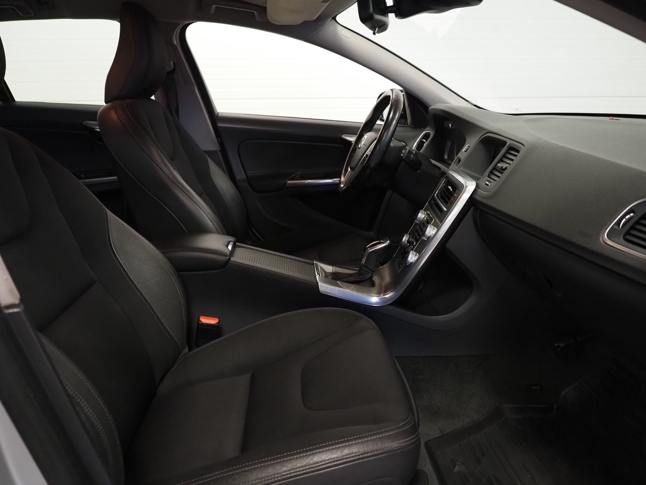 Volvo V60 Cross Country D4 Momentum 2016, bild 10/10