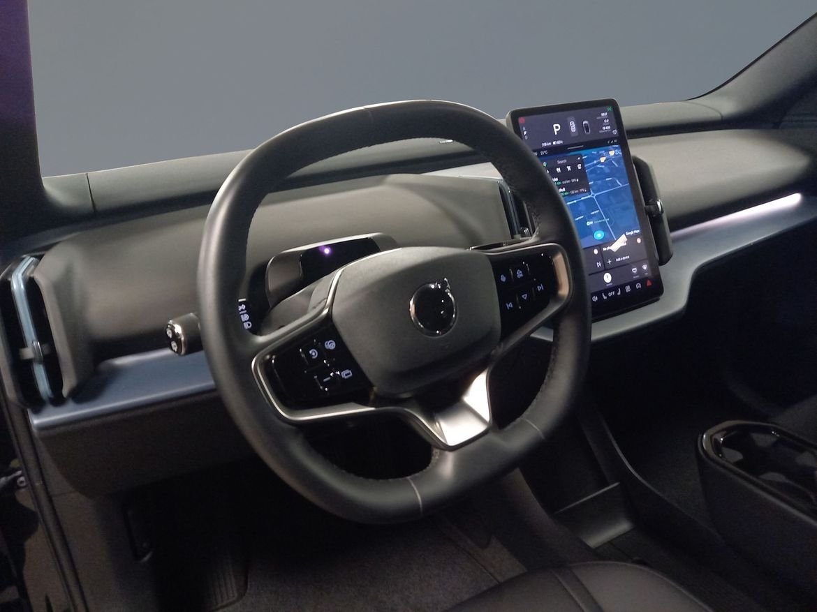 Volvo EX30 Extended Range Plus 2026, photo 5/9