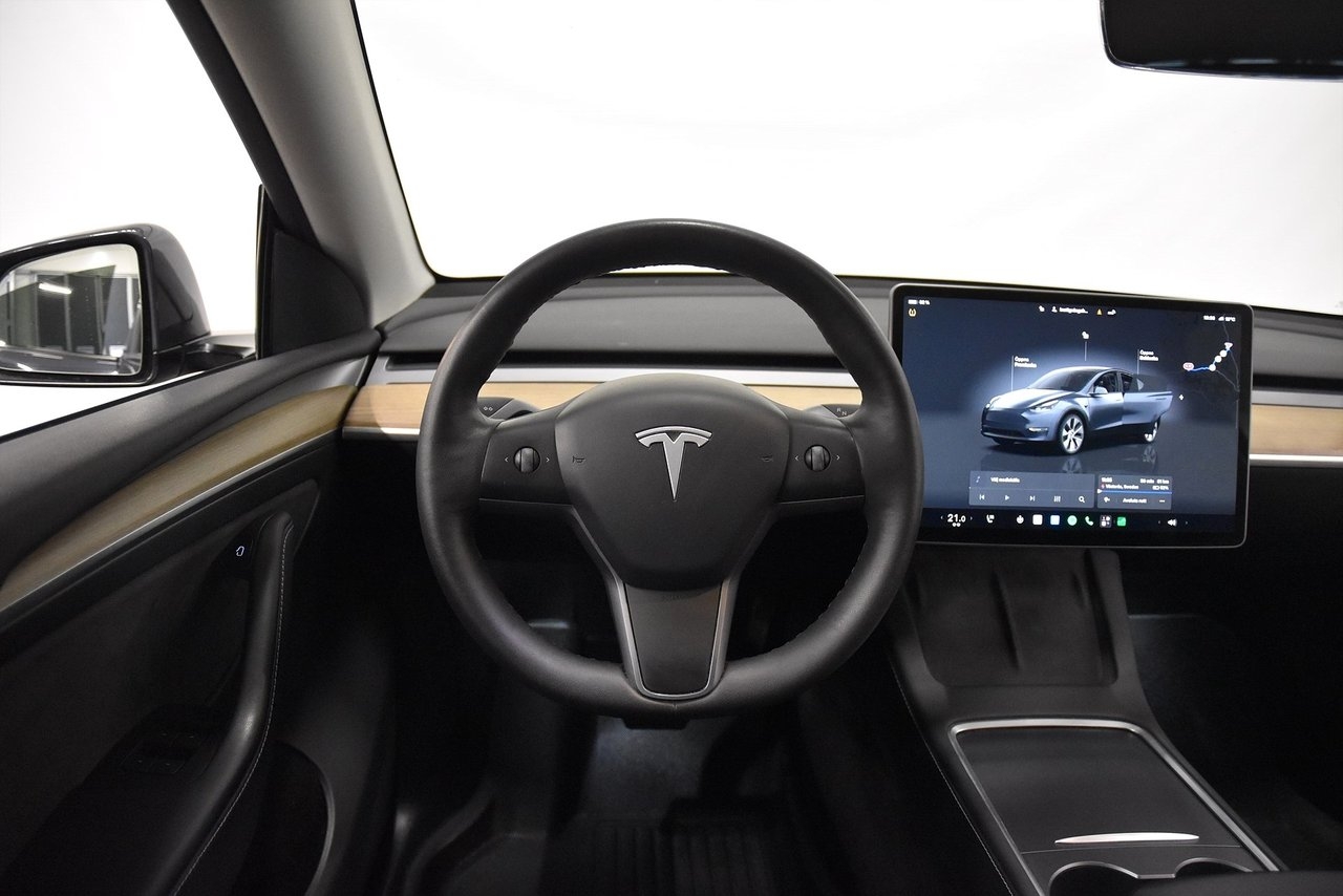 Tesla Model Y 2022, bild 2/10