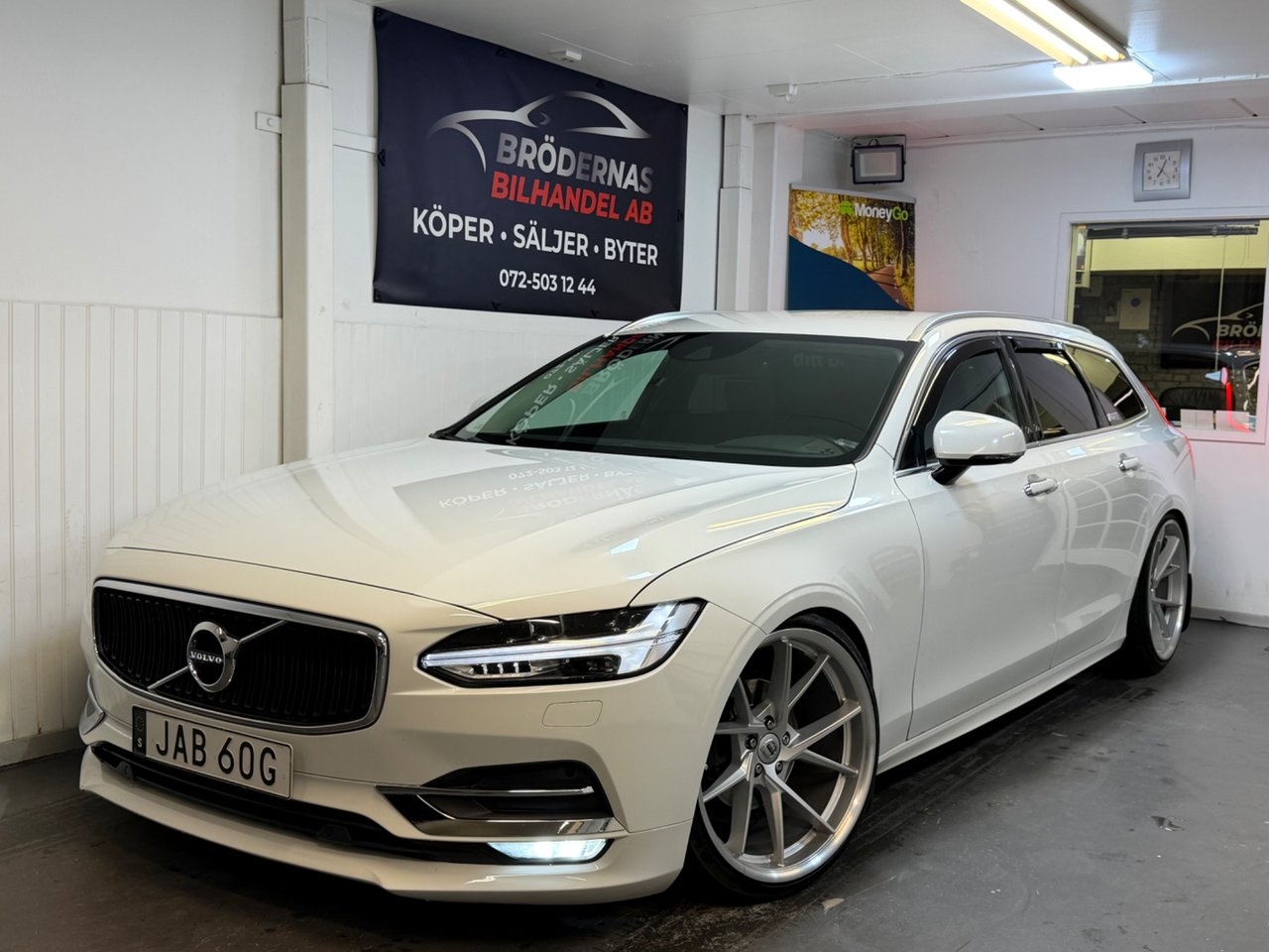 Volvo V90 D4 Momentum 2019, bild 2/10