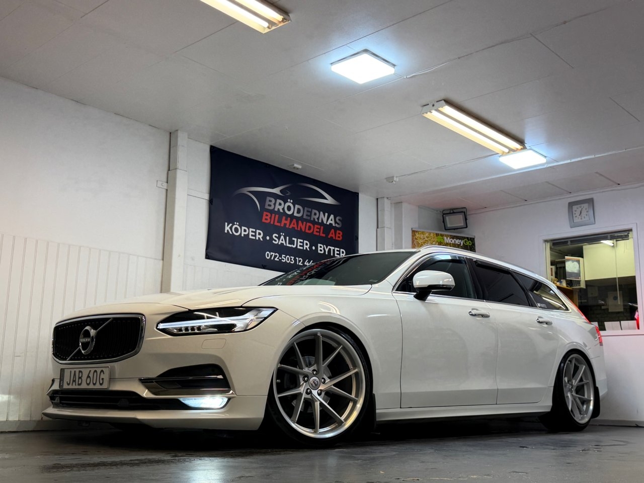 Volvo V90 D4 Momentum 2019, bild 4/10