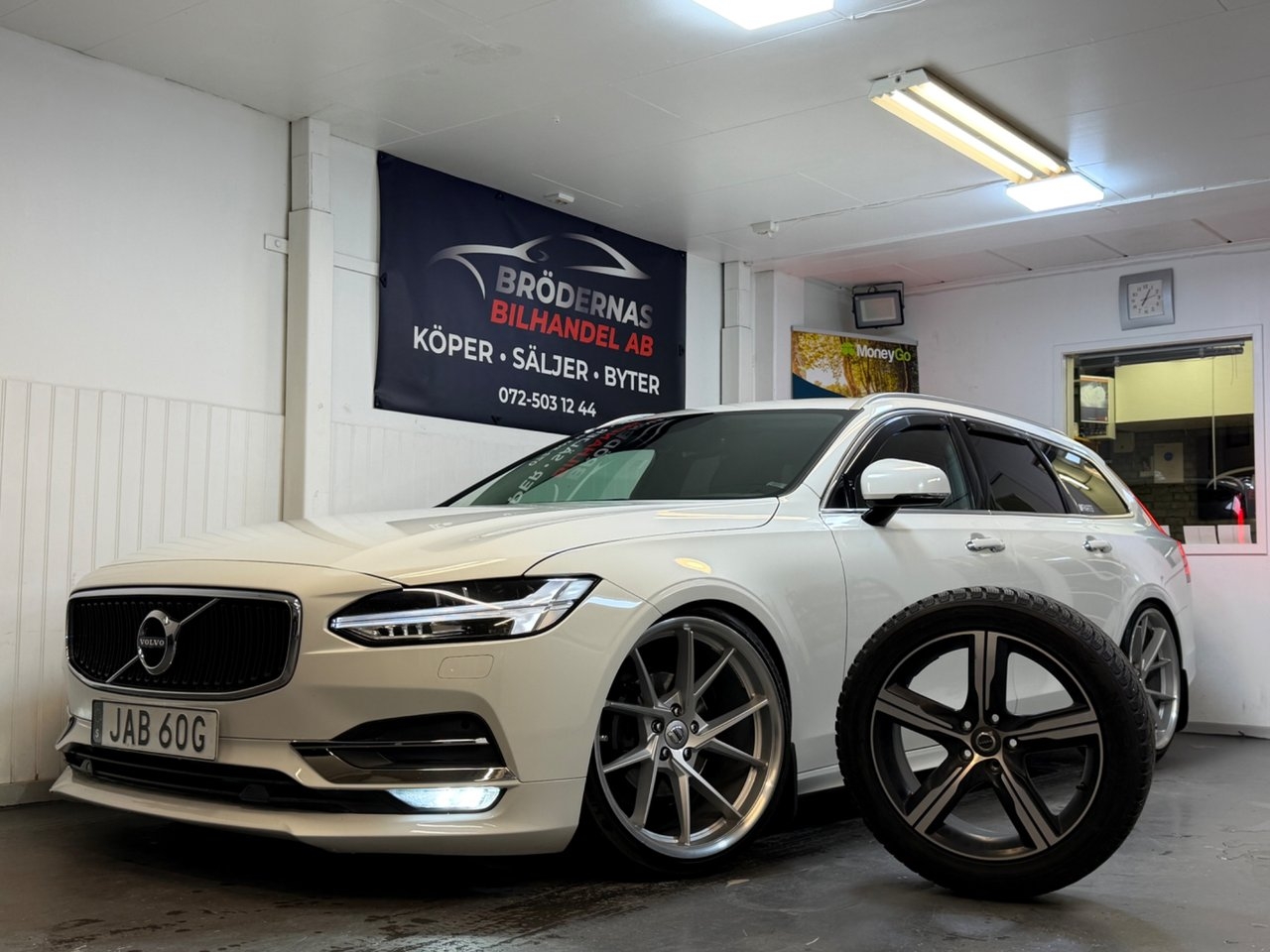 Volvo V90 D4 Momentum 2019, bild 3/10