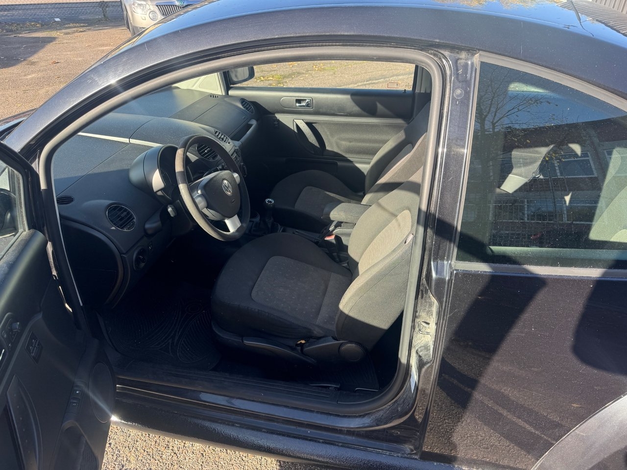 Volkswagen New Beetle 1.6 Highline 2006, bild 6/9