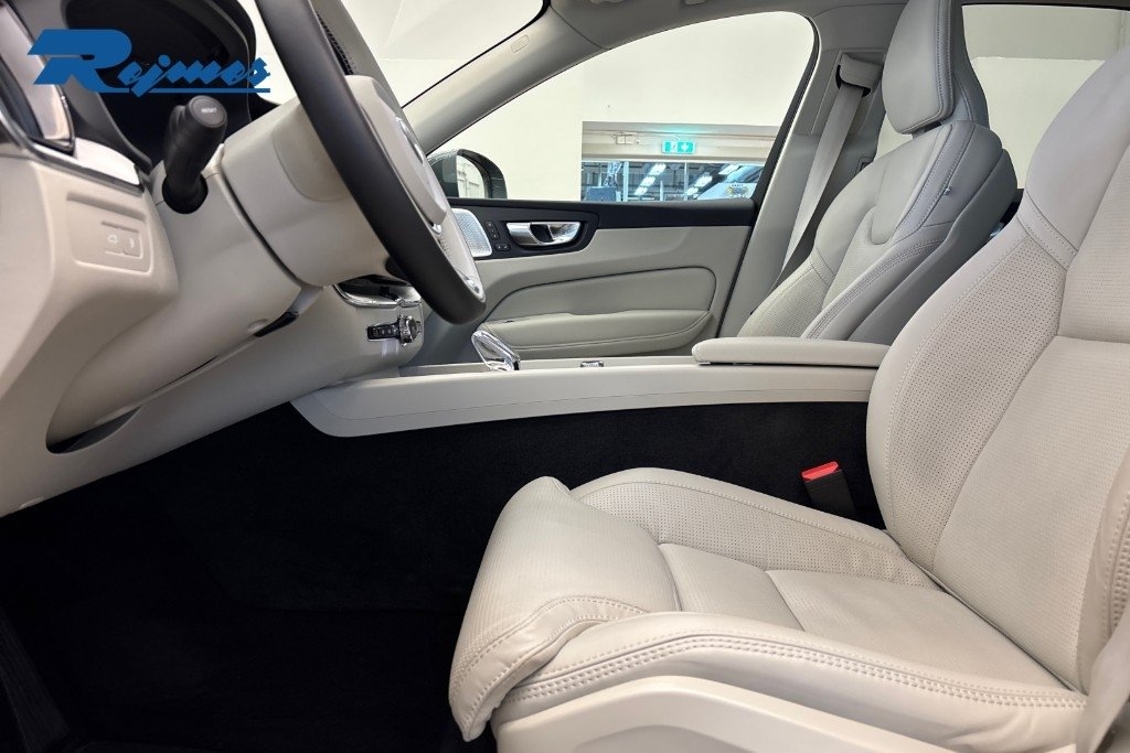 Volvo XC60 Plus Bright Nordic 2026, bild 6/10