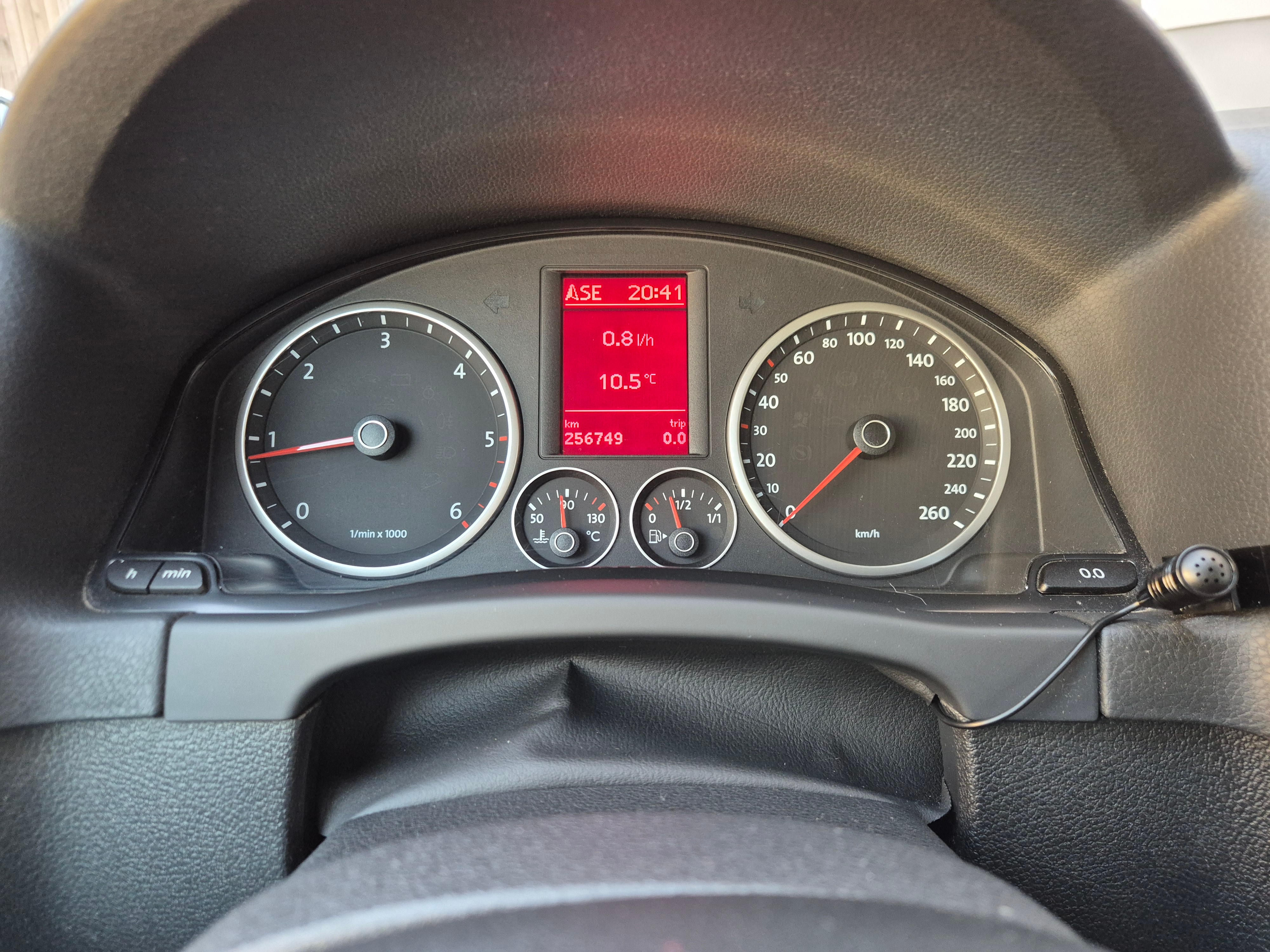 Volkswagen Tiguan 2.0 TDI DPF 2008, bild 7/10
