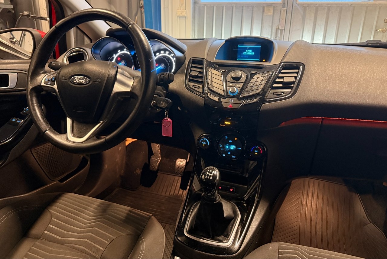 Ford Fiesta 1.0 Titanium 2014, bild 9/10
