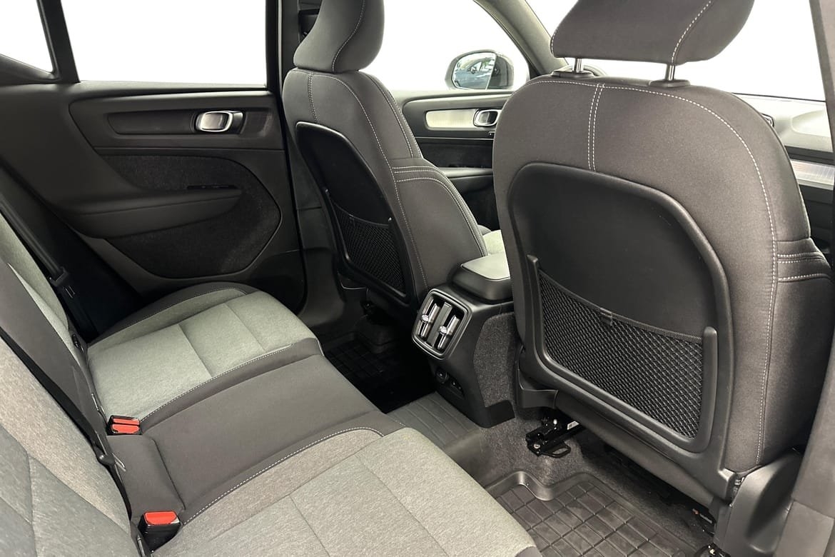 Volvo XC40 B3 Plus Dark 2025, bild 9/10