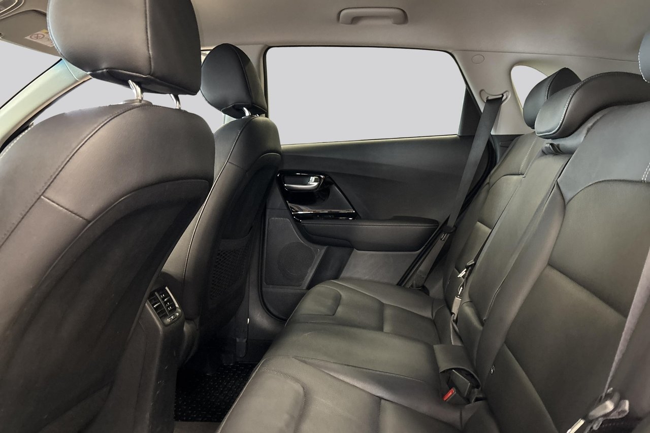 Kia Niro 1.6 GDI PlugIn-Hybrid 2021, kuva 9/10