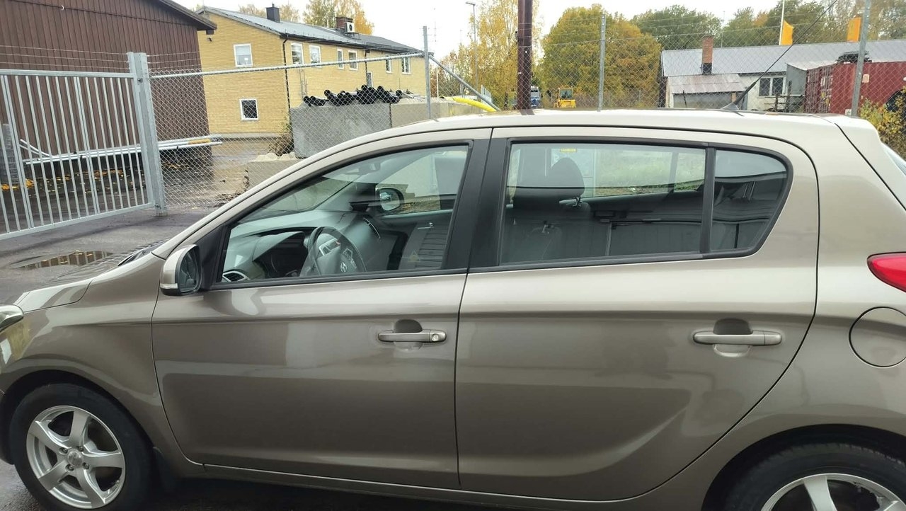 Hyundai i20 1.2 Premium 2013, bild 6/10