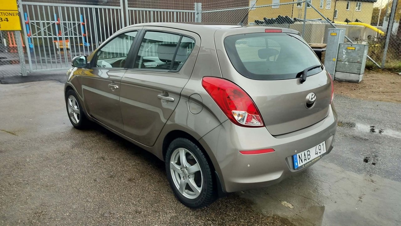 Hyundai i20 1.2 Premium 2013, bild 7/10
