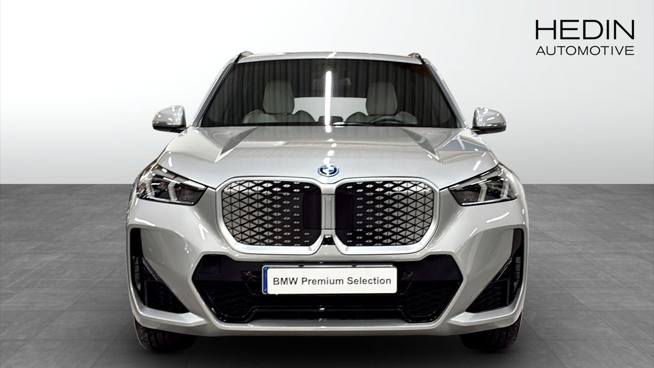 BMW iX1 M Sport 2026, photo 8/9