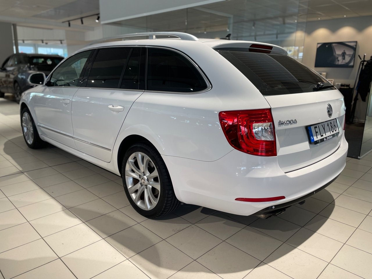 Skoda Superb 1.8 TSI Ambition 2015, bild 6/10