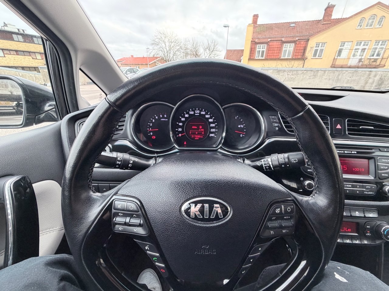 Kia Ceed 1.6 CRDi 128 2014, bild 3/8