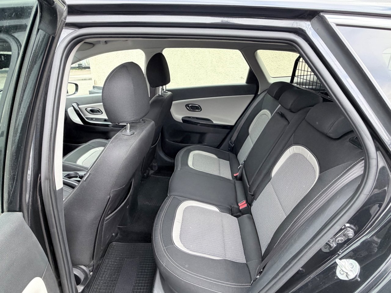 Kia Ceed 1.6 CRDi 128 2014, bild 6/8