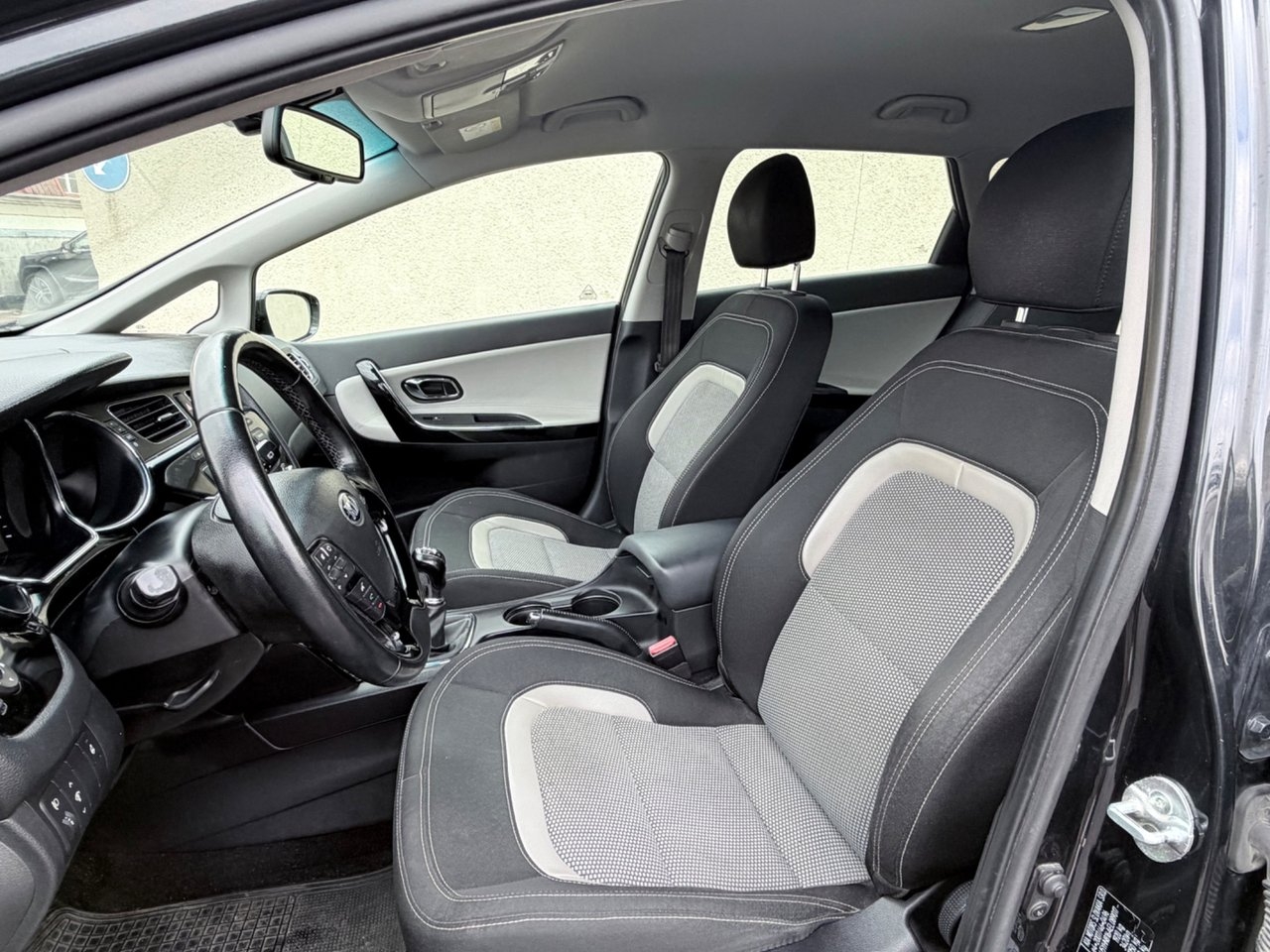 Kia Ceed 1.6 CRDi 128 2014, bild 7/8