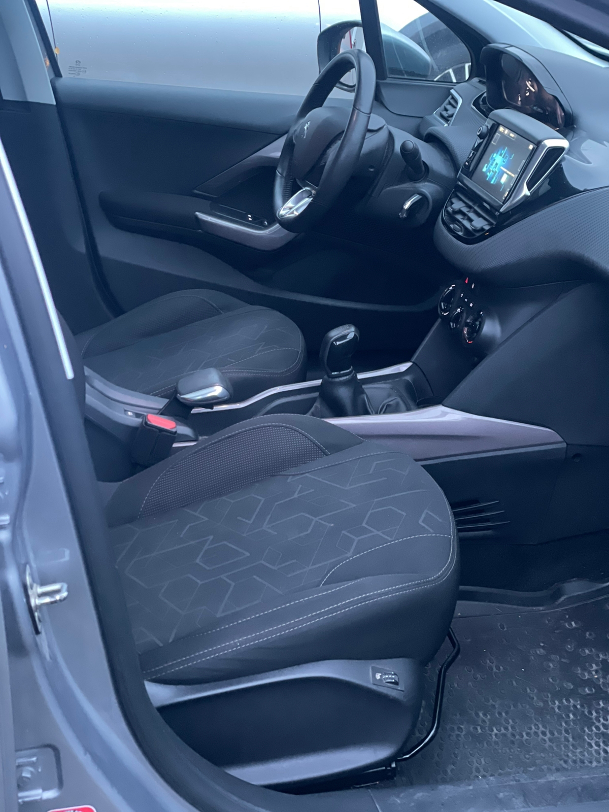 Peugeot 2008 PureTech 110 2015, bild 6/9