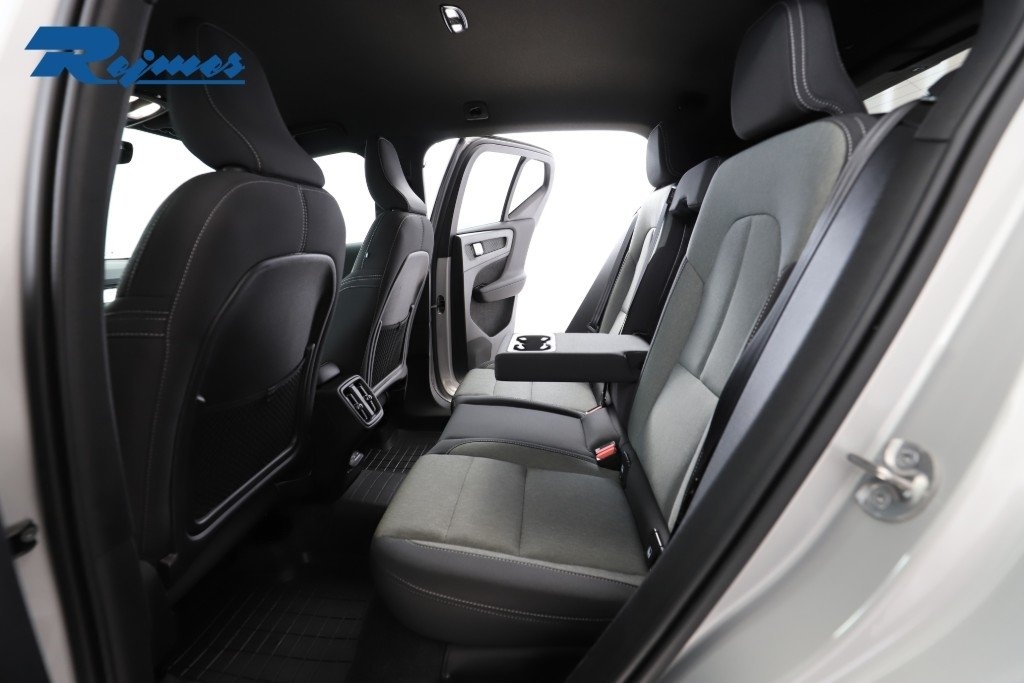 Volvo XC40 B3 Plus Dark 2025, bild 7/10
