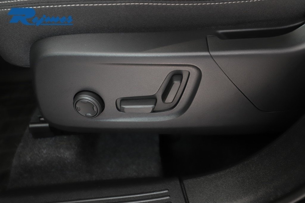 Volvo XC40 B3 Plus Dark 2025, bild 6/10