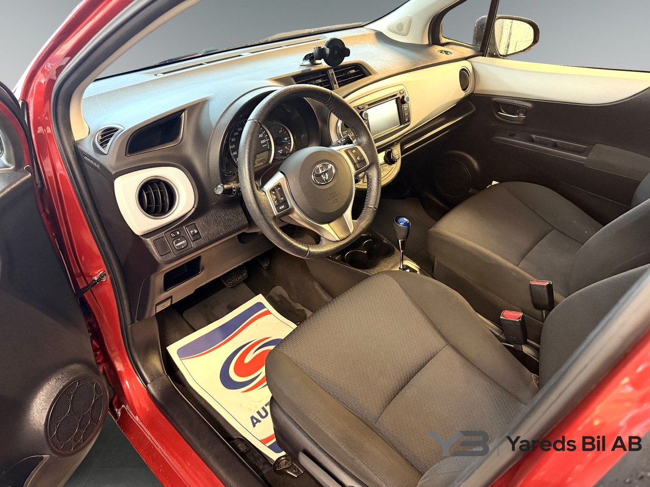 Toyota Yaris 1.5 Hybrid 2014, bild 7/10