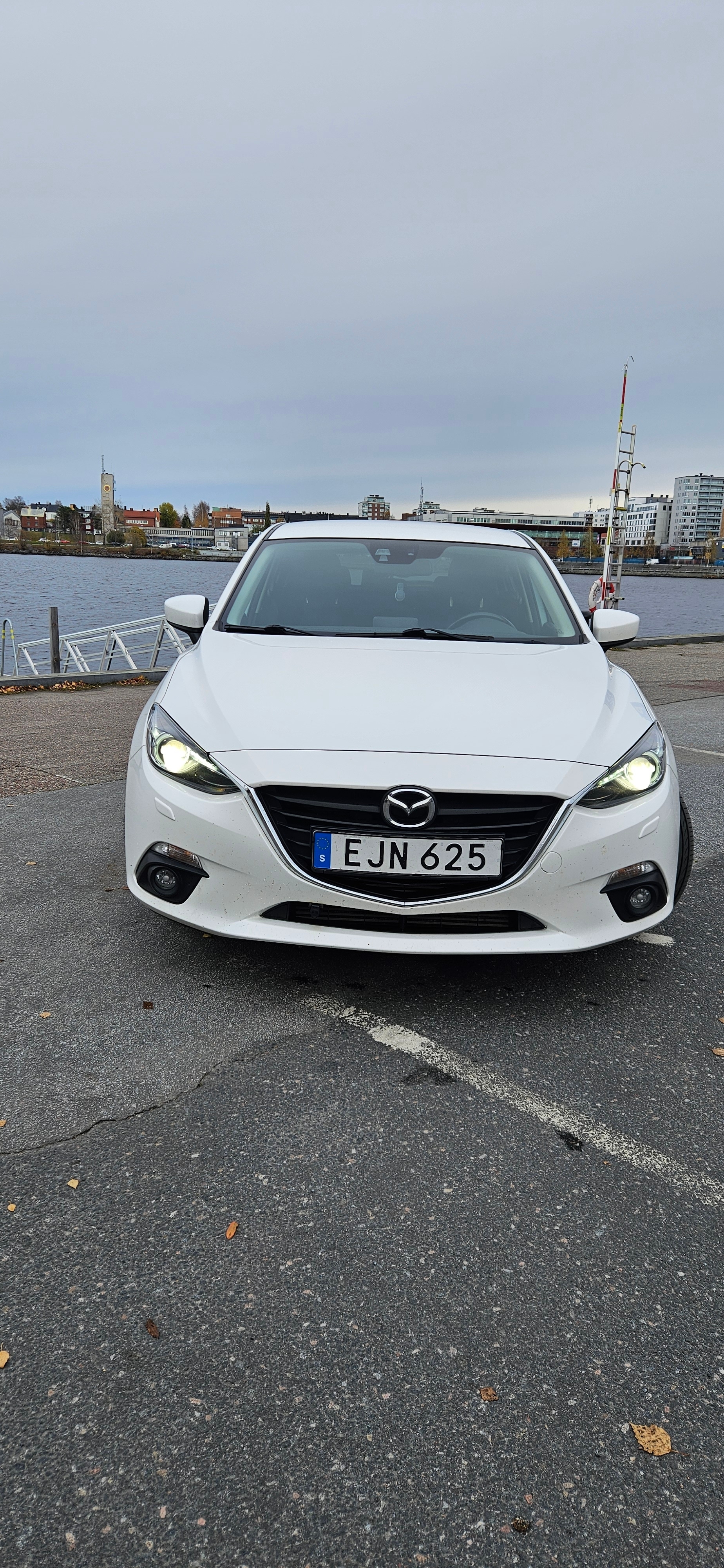 Mazda 3 SKYACTIV-D 150 2014, bild 4/5