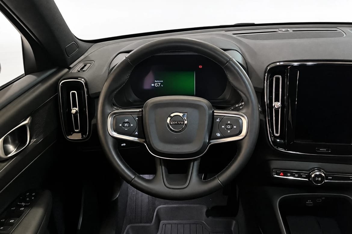 Volvo EX40 Extended Range Core 2025, photo 9/10