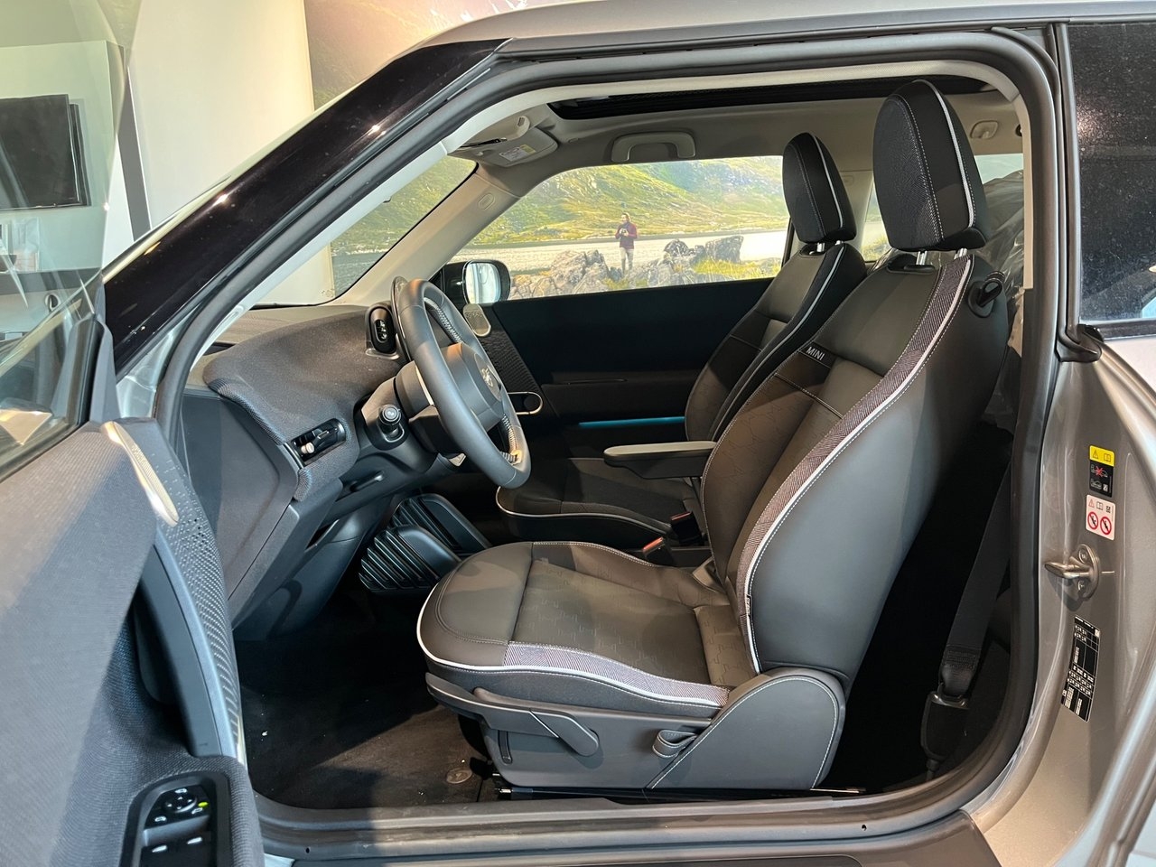 MINI Cooper E Classic 2025, bild 4/10