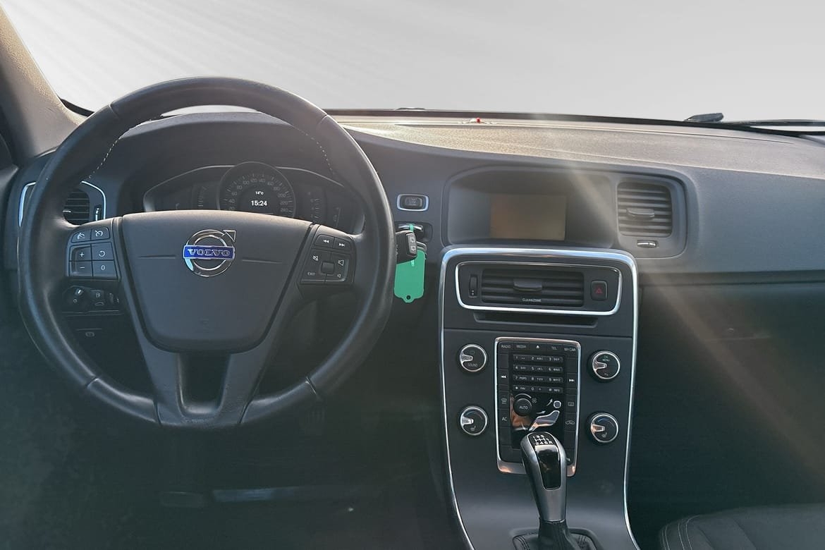 Volvo V60 T3 Business 2017, kuva 9/10