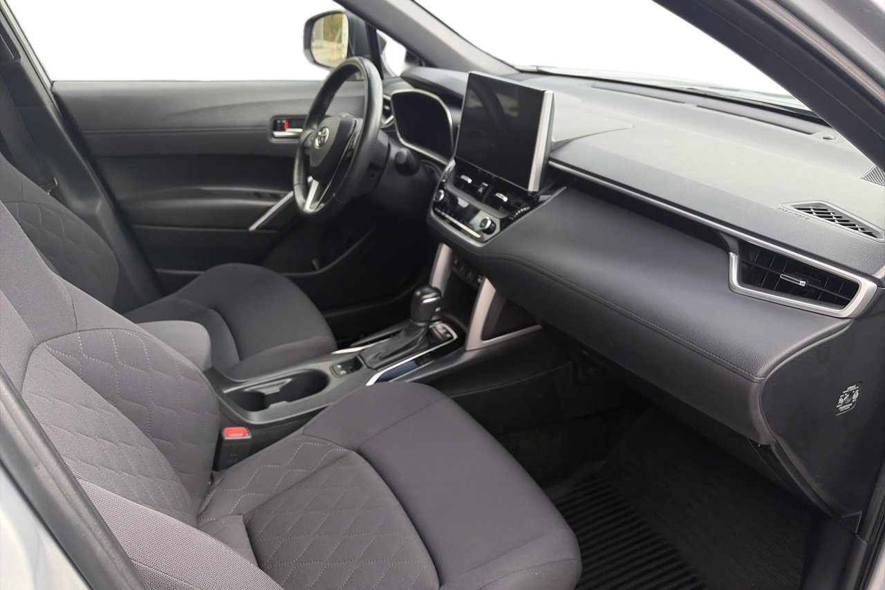 Toyota Corolla Cross 2.0 Hybrid Style 2023, photo 9/10