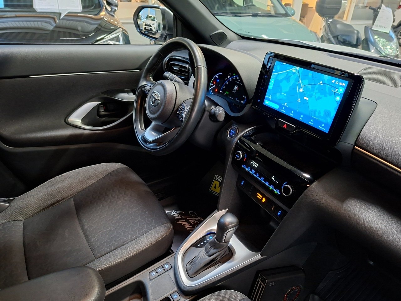 Toyota Yaris Cross 1.5 Hybrid 116 2023, bild 7/10