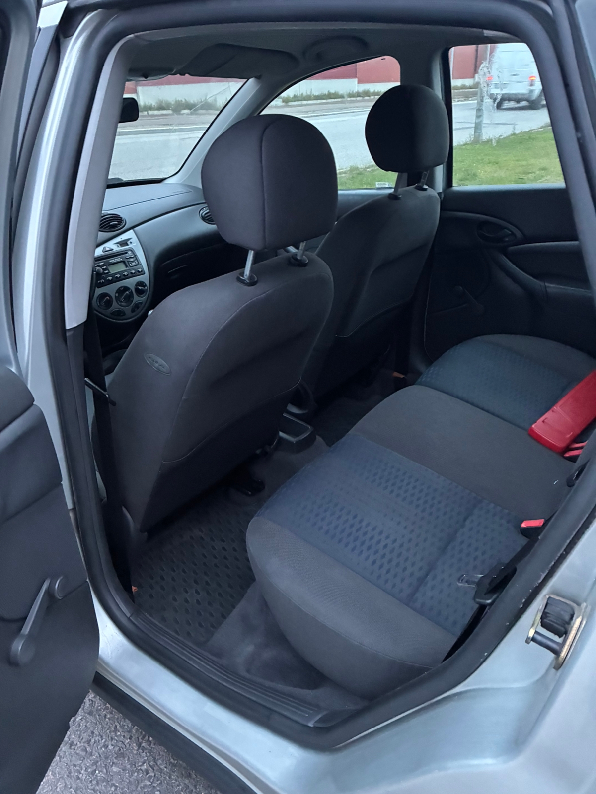 Ford Focus 2.0 2002, bild 7/8
