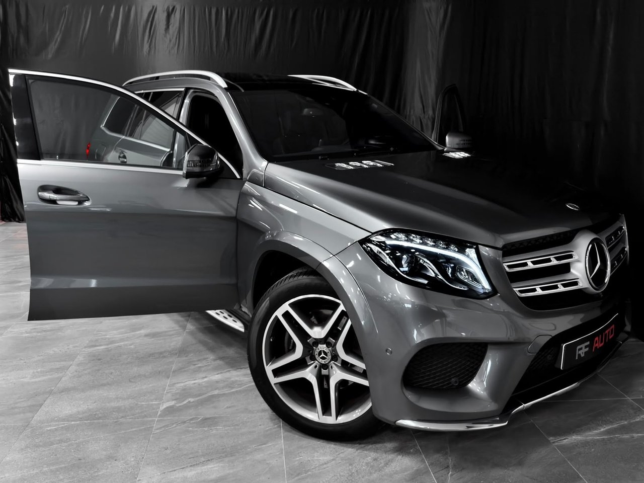Mercedes-Benz GLS 350 d AMG 2019, photo 4/10