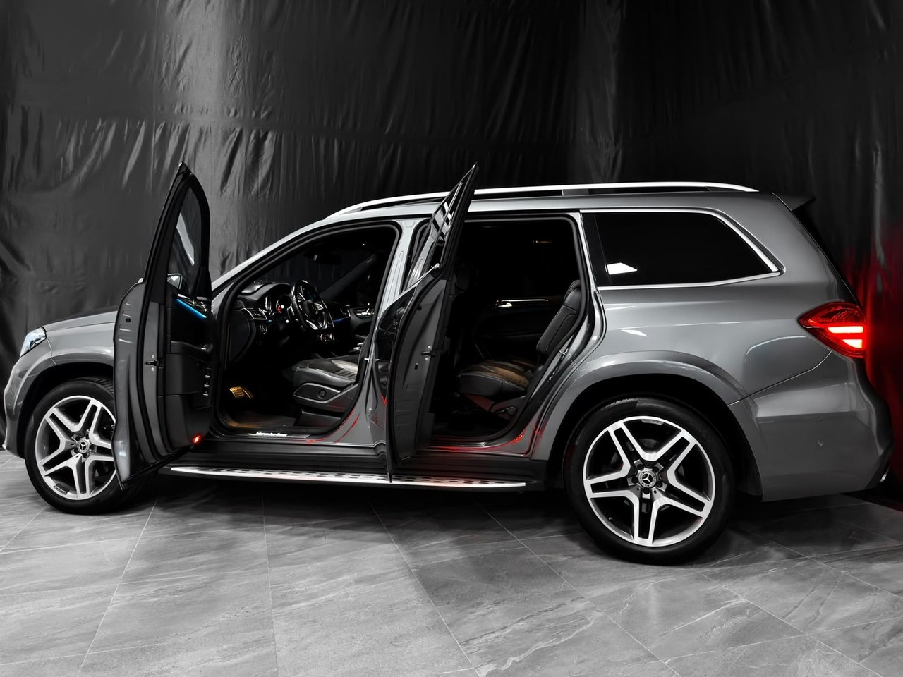 Mercedes-Benz GLS 350 d AMG 2019, photo 10/10