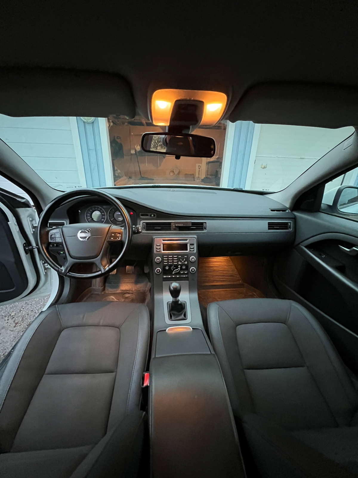 Volvo V70 D3 2011, photo 8/9