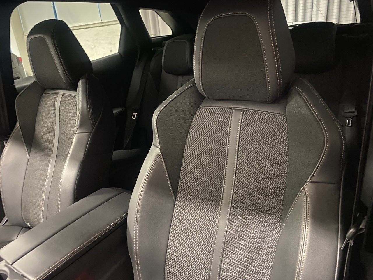 Peugeot 3008 1.2 PureTech 130 GT 2023, photo 9/10