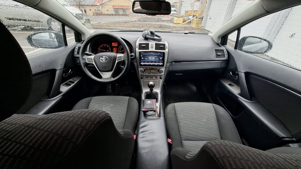 Toyota Avensis 2.0 D-4D 2011, bild 6/10