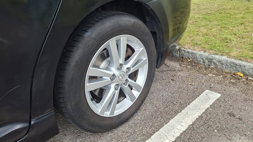 Toyota Avensis 2.0 D-4D 2011, bild 5/10