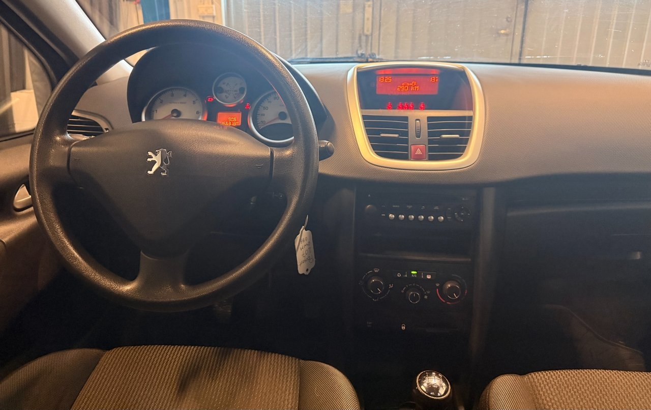 Peugeot 207 95 VTi 2010, bild 7/10