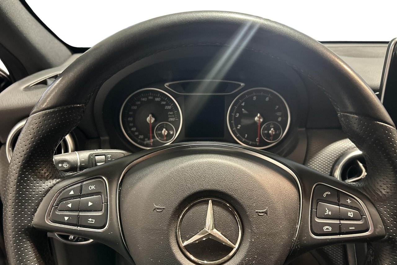 Mercedes-Benz A 180 Style 2018, kuva 9/10