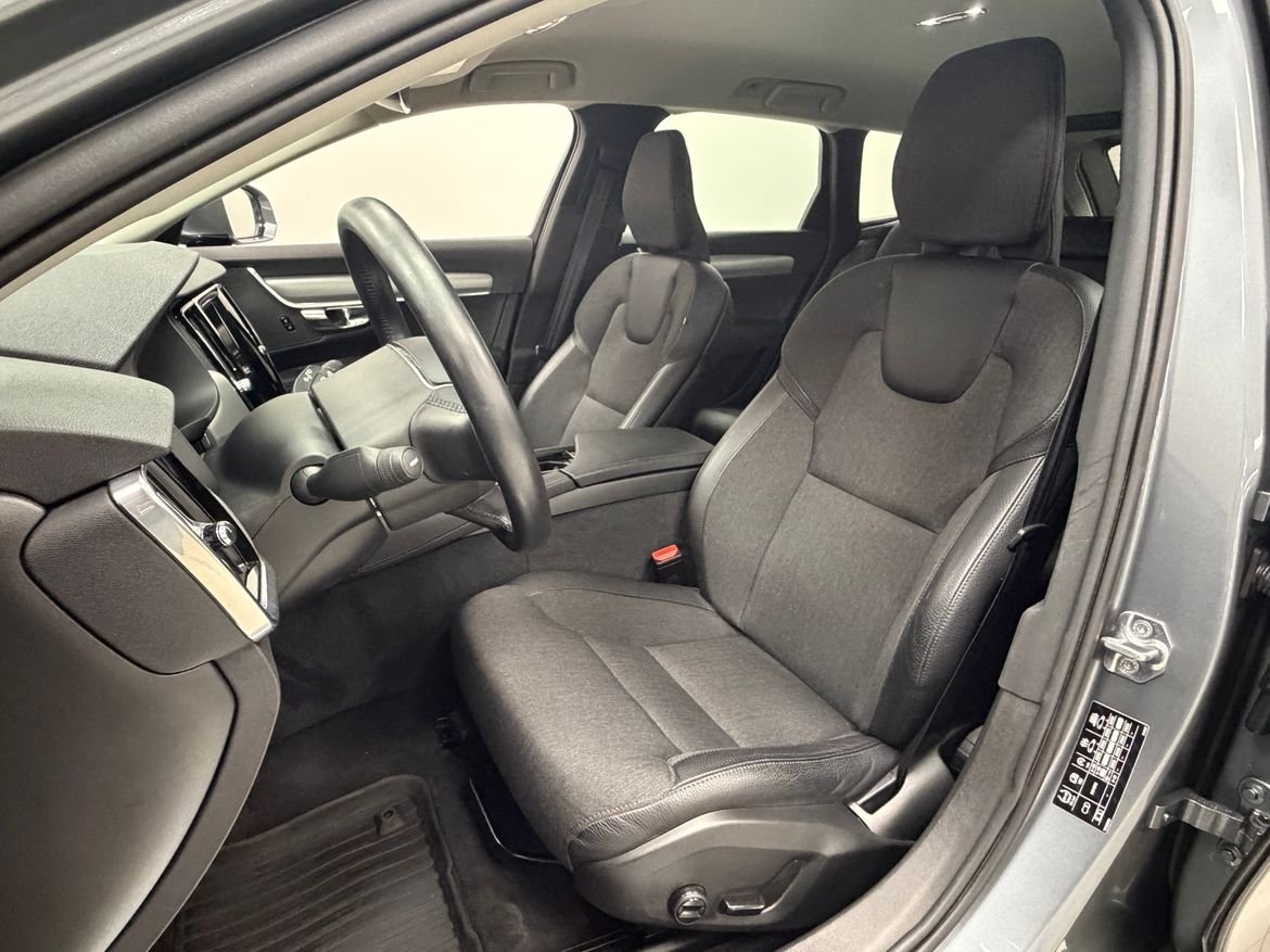 Volvo V90 D4 Momentum Advanced 2020, bild 7/10
