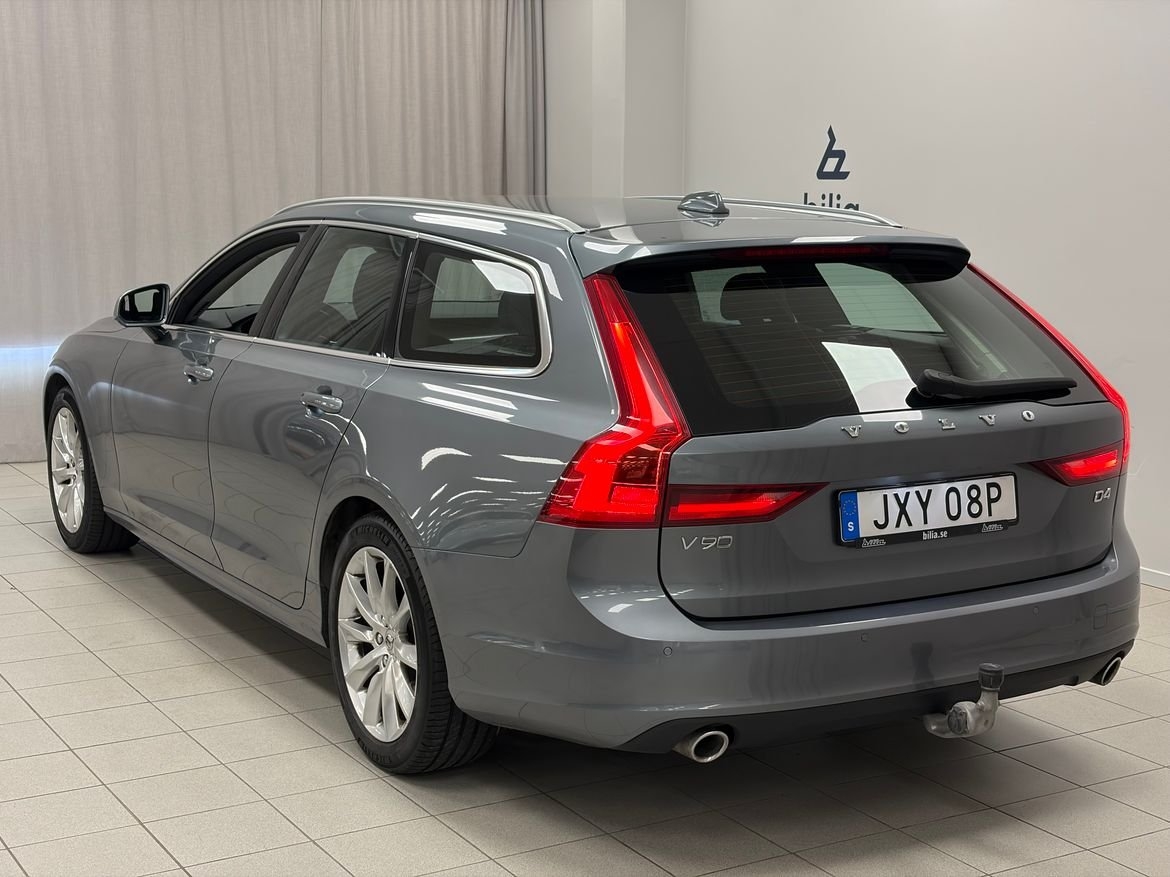 Volvo V90 D4 Momentum Advanced 2020, bild 3/10