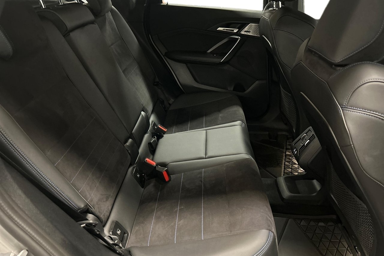 BMW iX1 M Sport 2023, kuva 7/10
