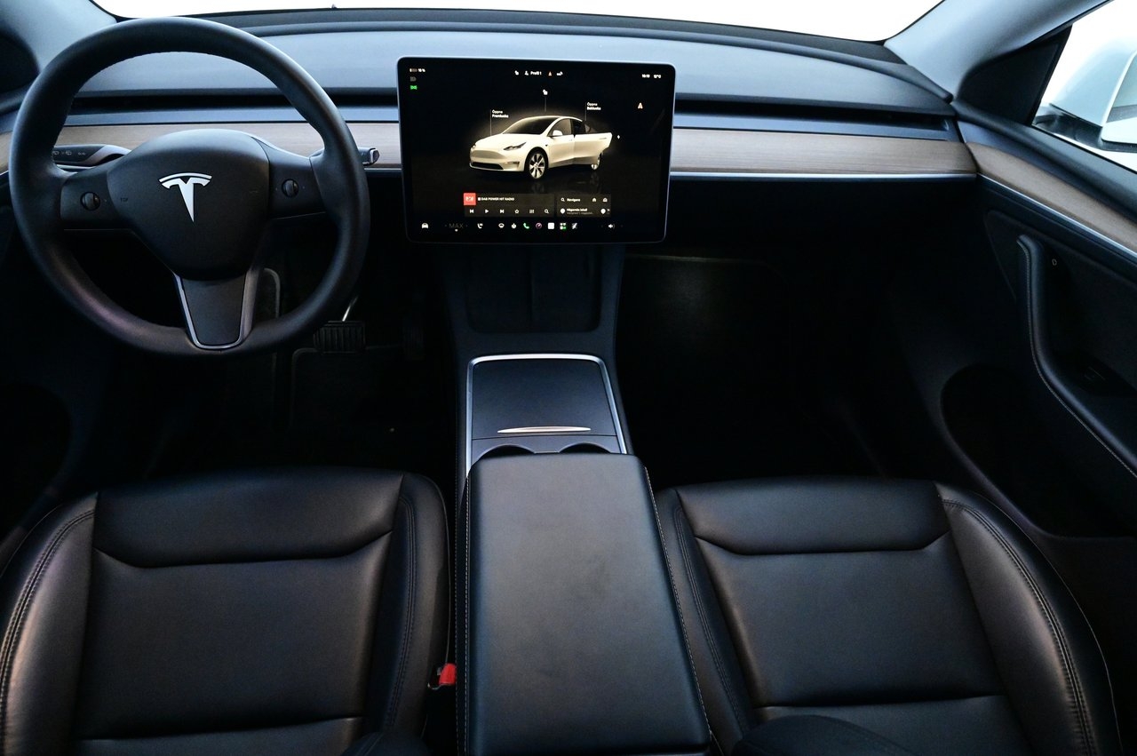 Tesla Model Y 2023, bild 6/10