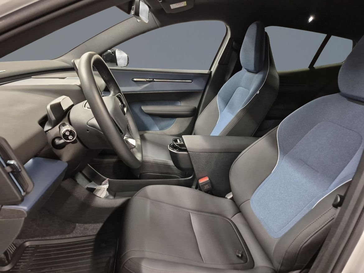 Volvo EX30 Extended Range Plus 2026, bild 6/10