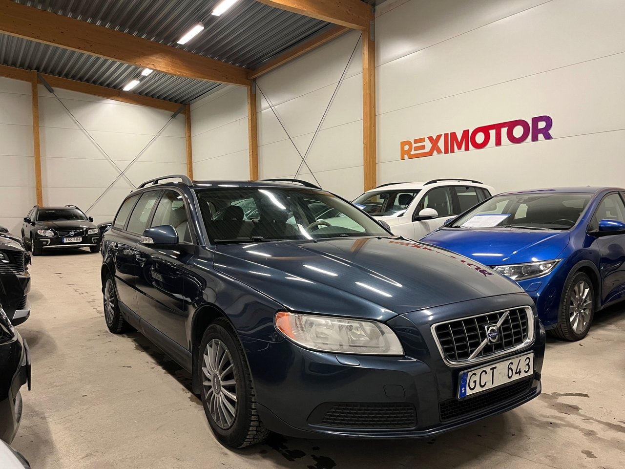 Volvo V70 2.5T Kinetic 2008, photo 2/10