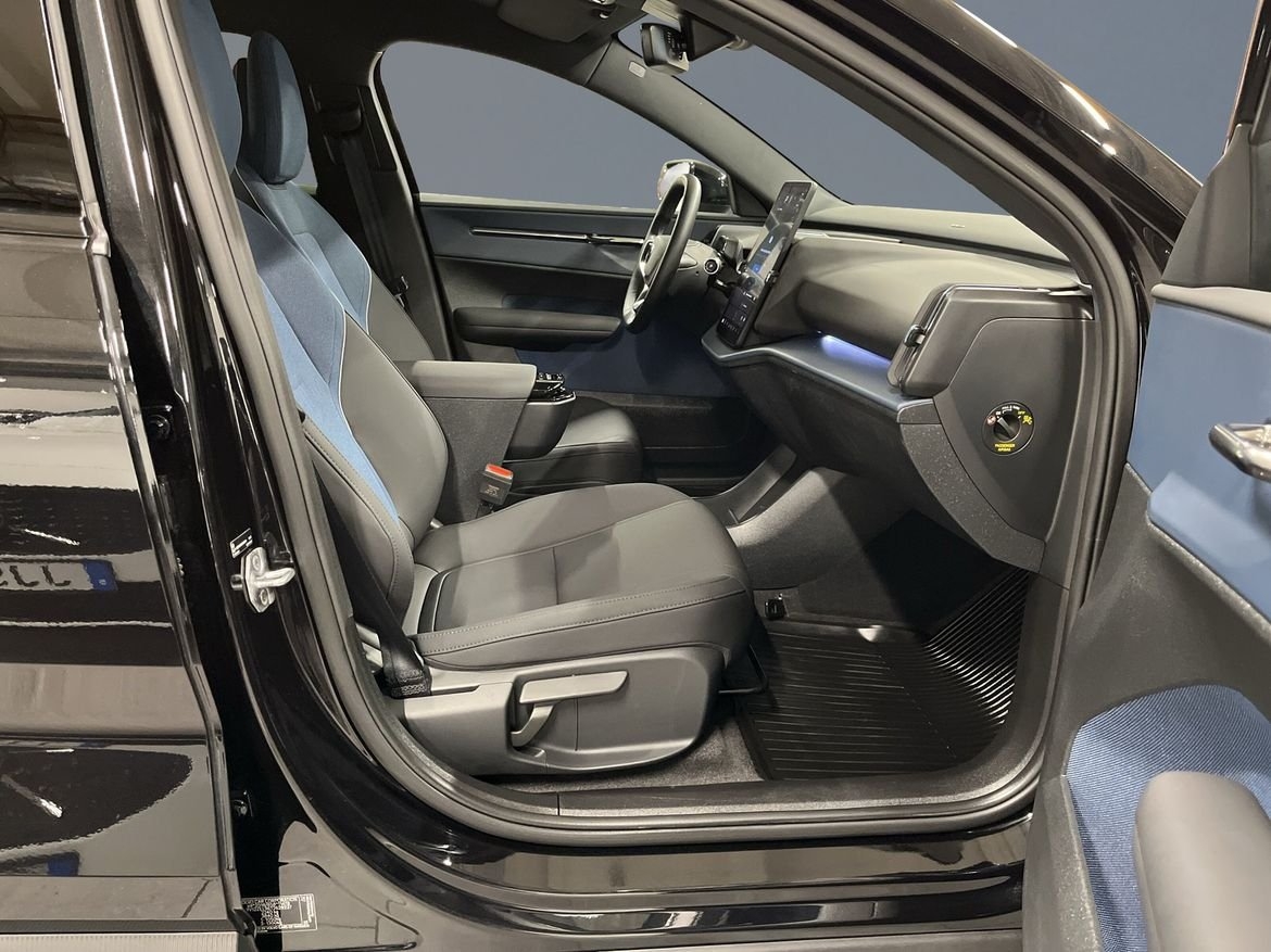 Volvo EX30 Extended Range Plus 2026, bild 7/10