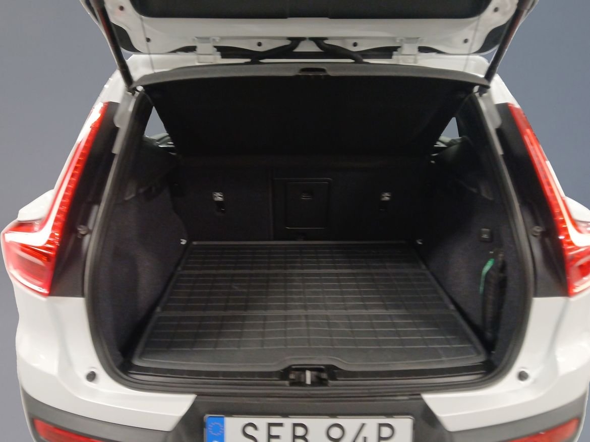 Volvo XC40 B4 Plus Dark 2026, bild 8/8