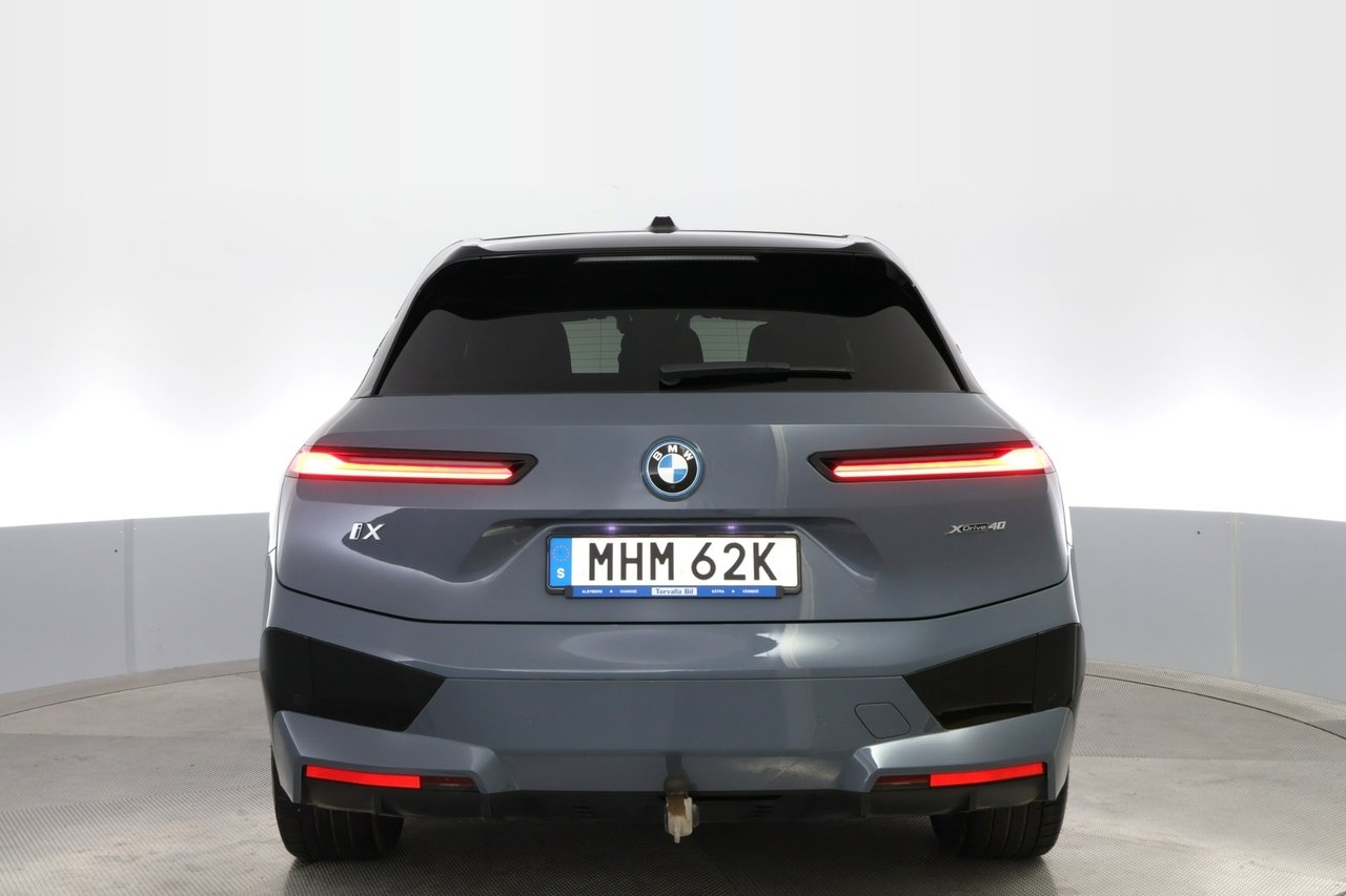 BMW iX 40 2022, photo 4/10
