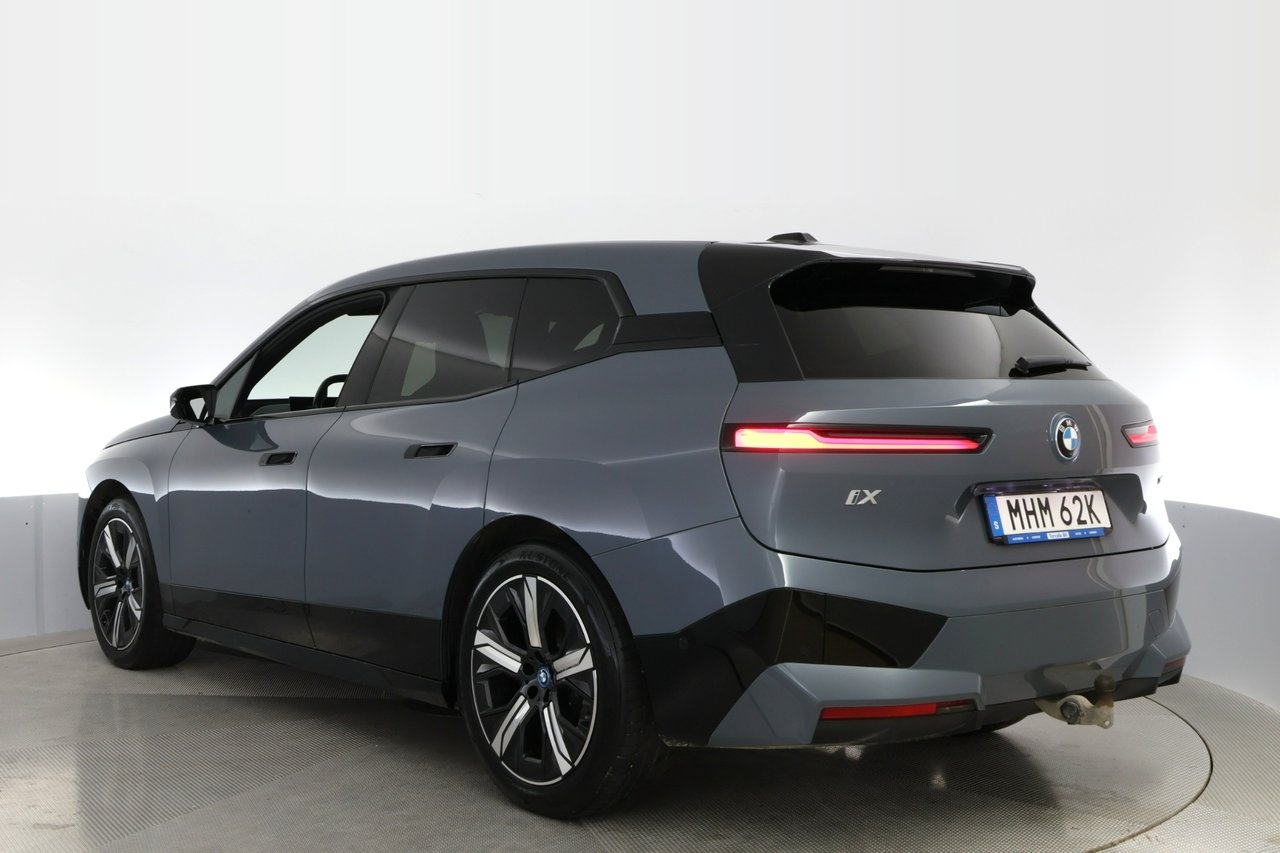 BMW iX 40 2022, photo 3/10