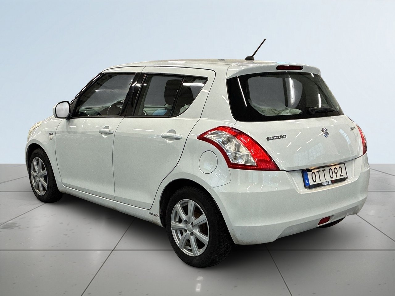 Suzuki Swift 1.3 DDiS 2013, kuva 5/24