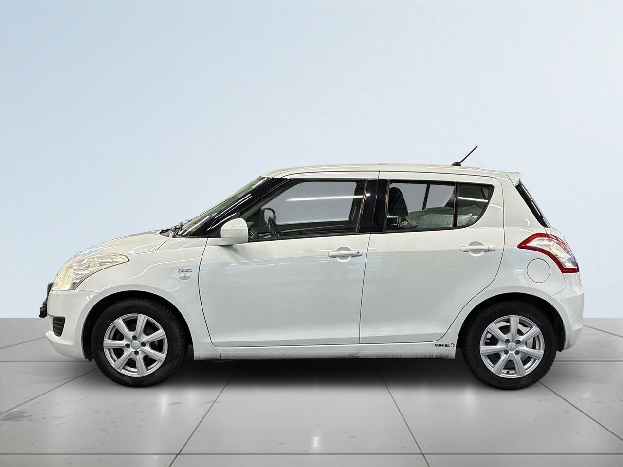Suzuki Swift 1.3 DDiS 2013, kuva 4/24